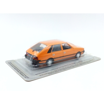 Polonez 1500 + gazetka - skala 1:43 - DeAgostini Kultowe Auta PRL